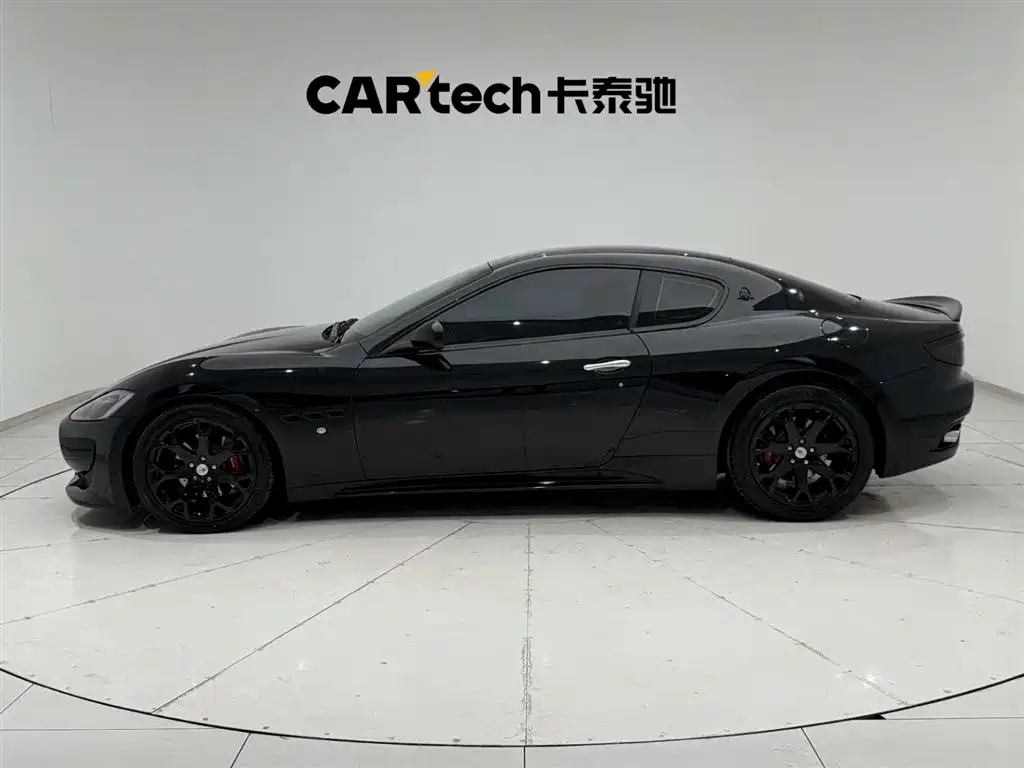 Maserati GranTurismo 2007 4.2L Standard фото 6