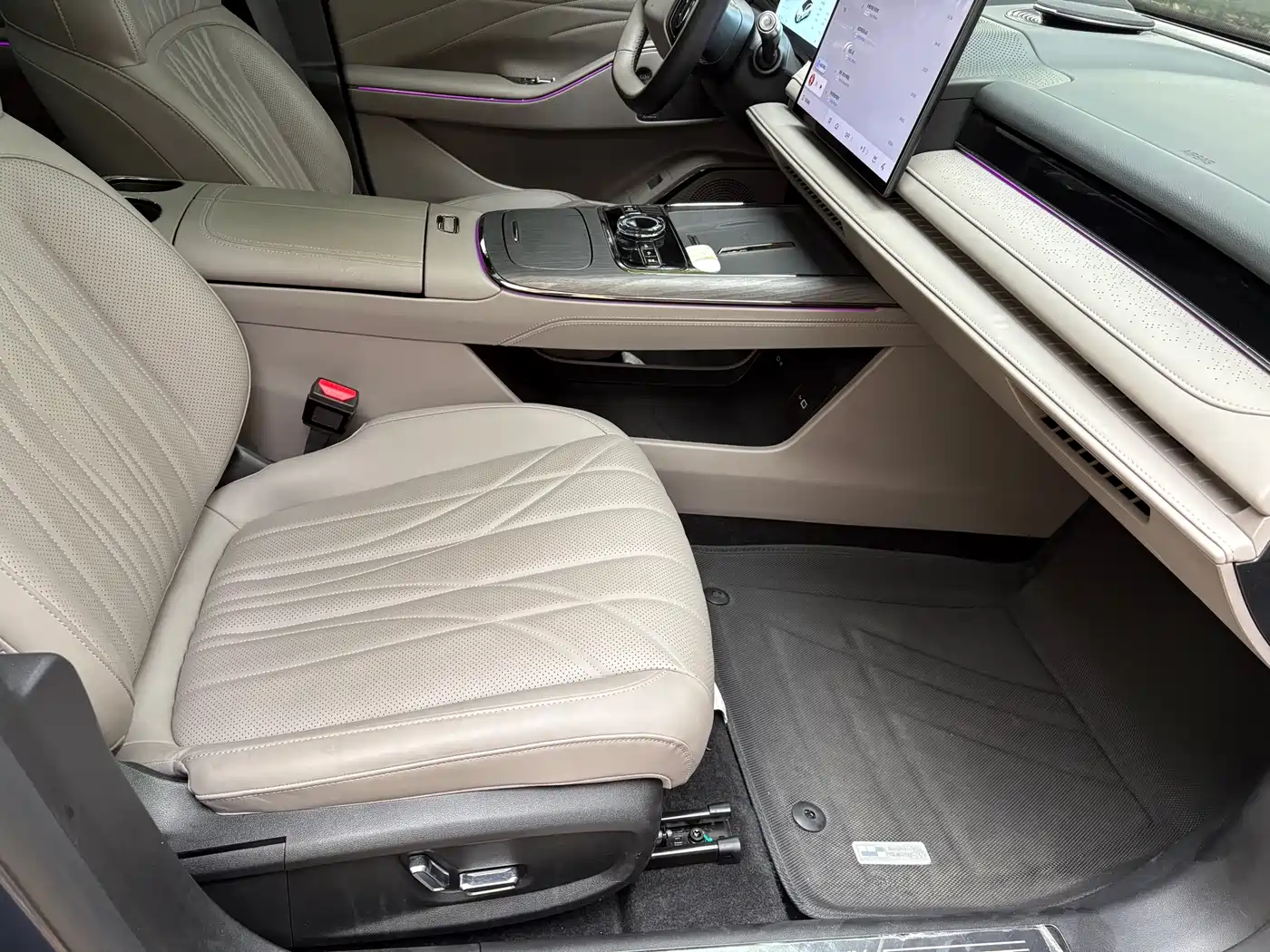 Geely Galaxy Galaxy Xingyao 8 2025 130km EM-P Starship Edition фото 9