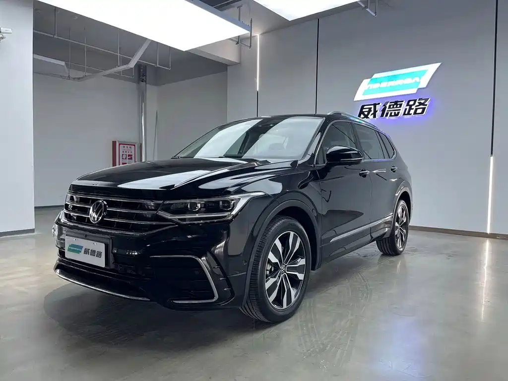 Фото 1 - Volkswagen Tiguan L