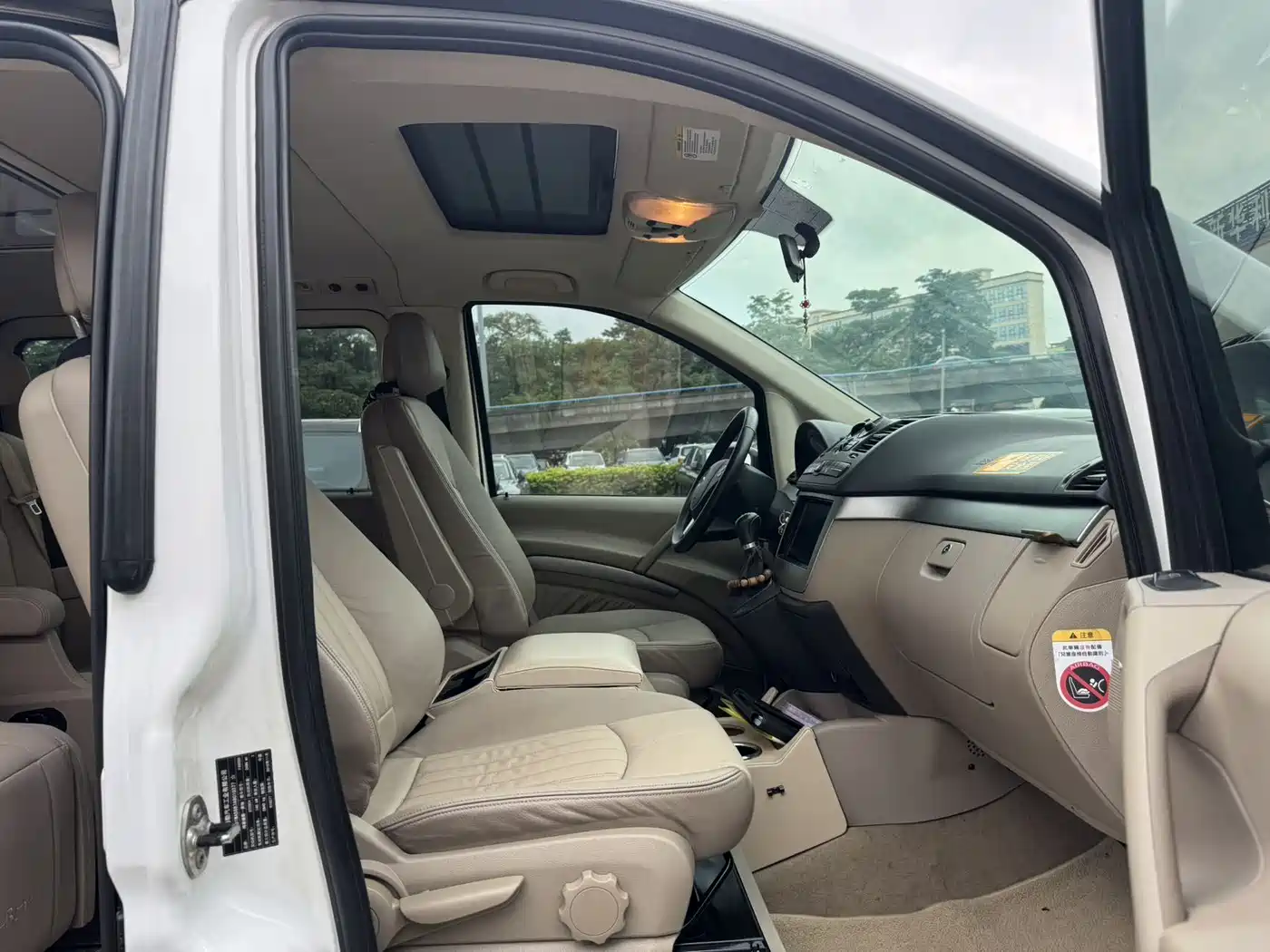 Mercedes-Benz Viano 2011 2.5L Prestige Edition фото 6