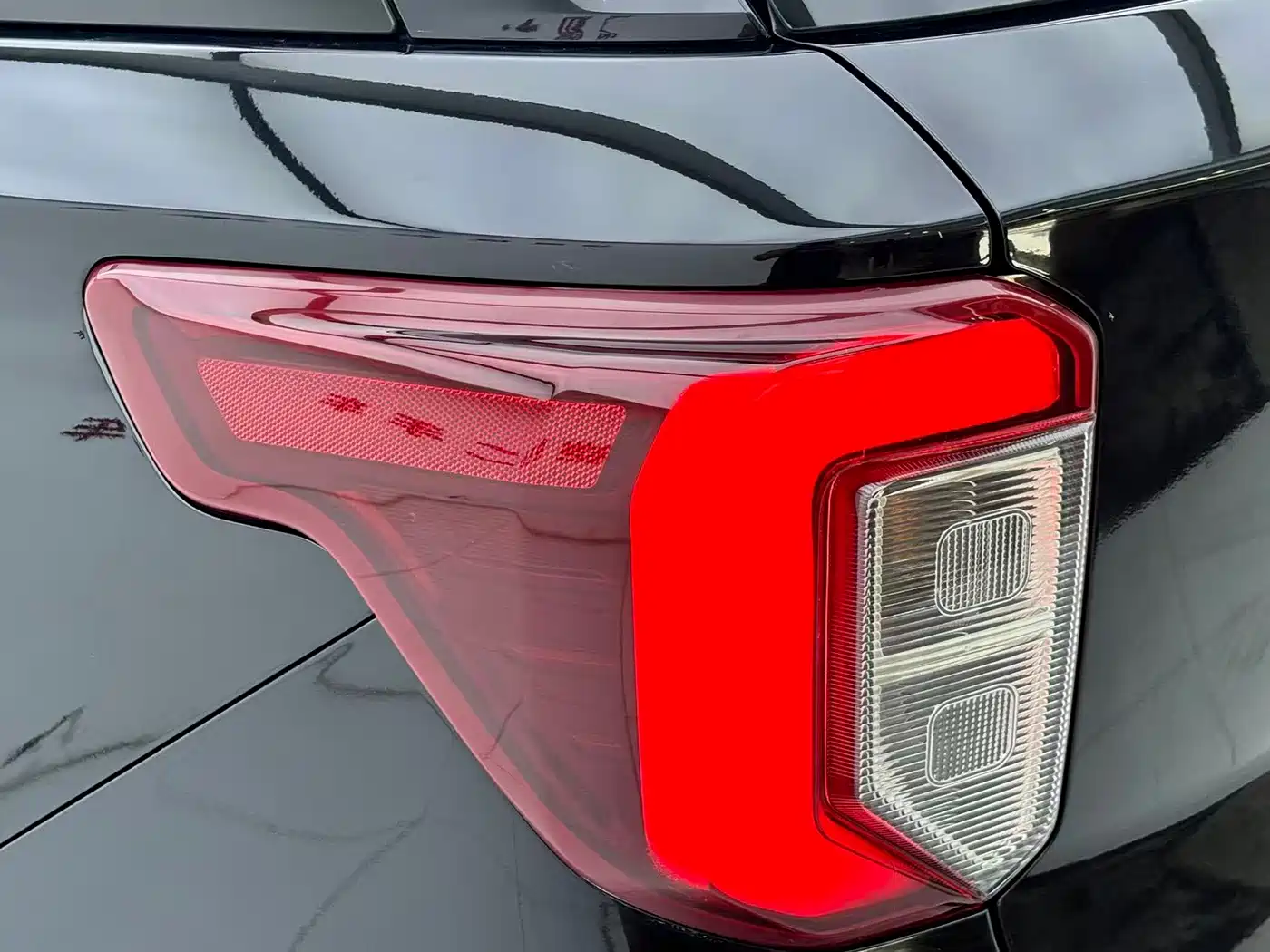 Ford Explorer 2020 2020 EcoBoost 285 4WD Sport ST-LINE 6-Seater