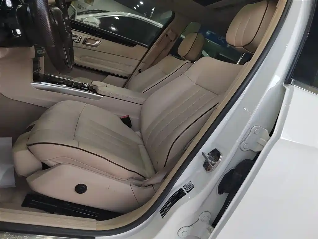 Mercedes-Benz E-Class 2015 E 260 L Sport фото 15