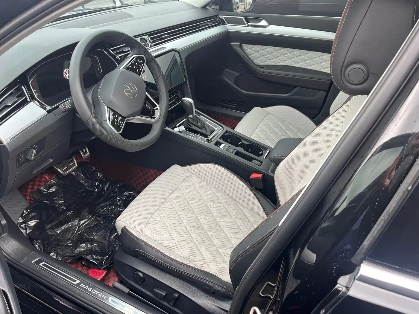 Volkswagen Magotan 2025 Popular Edition 330TSI DSG Luxury фото 8