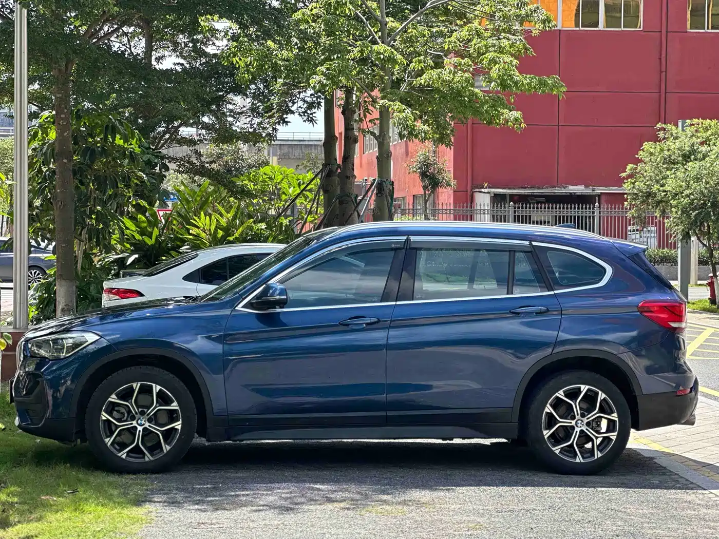 BMW X1 2020 sDrive25Li Leading Model фото 14