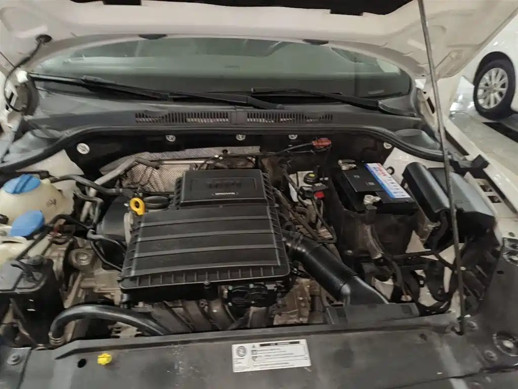 Volkswagen Sagitar 2018 1.6L Automatic Comfort фото 20