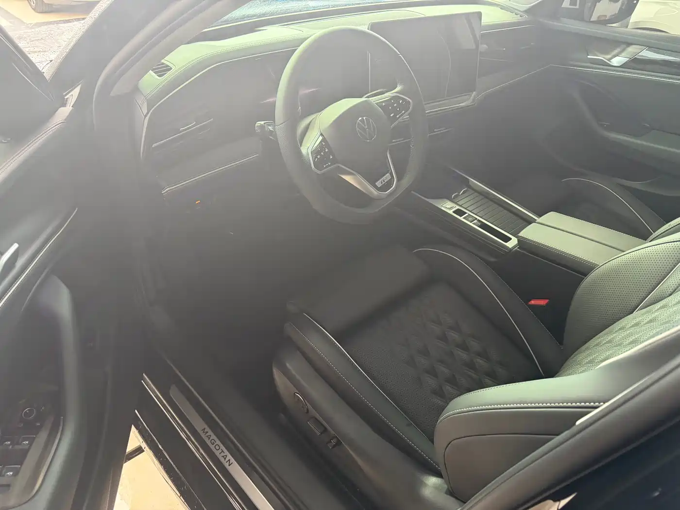 Volkswagen Magotan 2024 380TSI DSG Luxury Edition (Daimai Package) фото 3