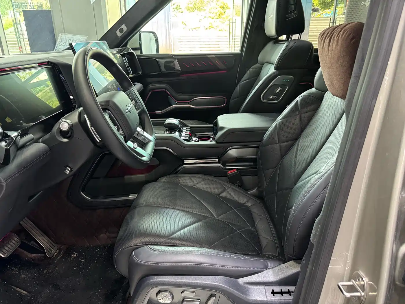 Fang Cheng Bao Leopard 8 2025 2025 Zhiyong Flagship 7-Seater