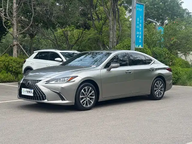 Lexus ES 2022 260 Excellence Edition — фото 1