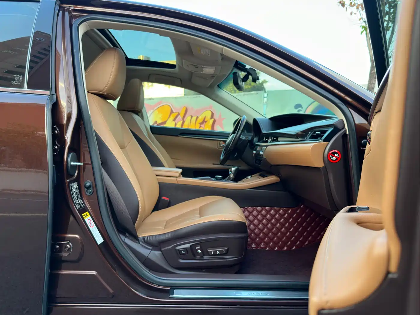 Lexus ES 2015 250 Elegance Edition фото 12