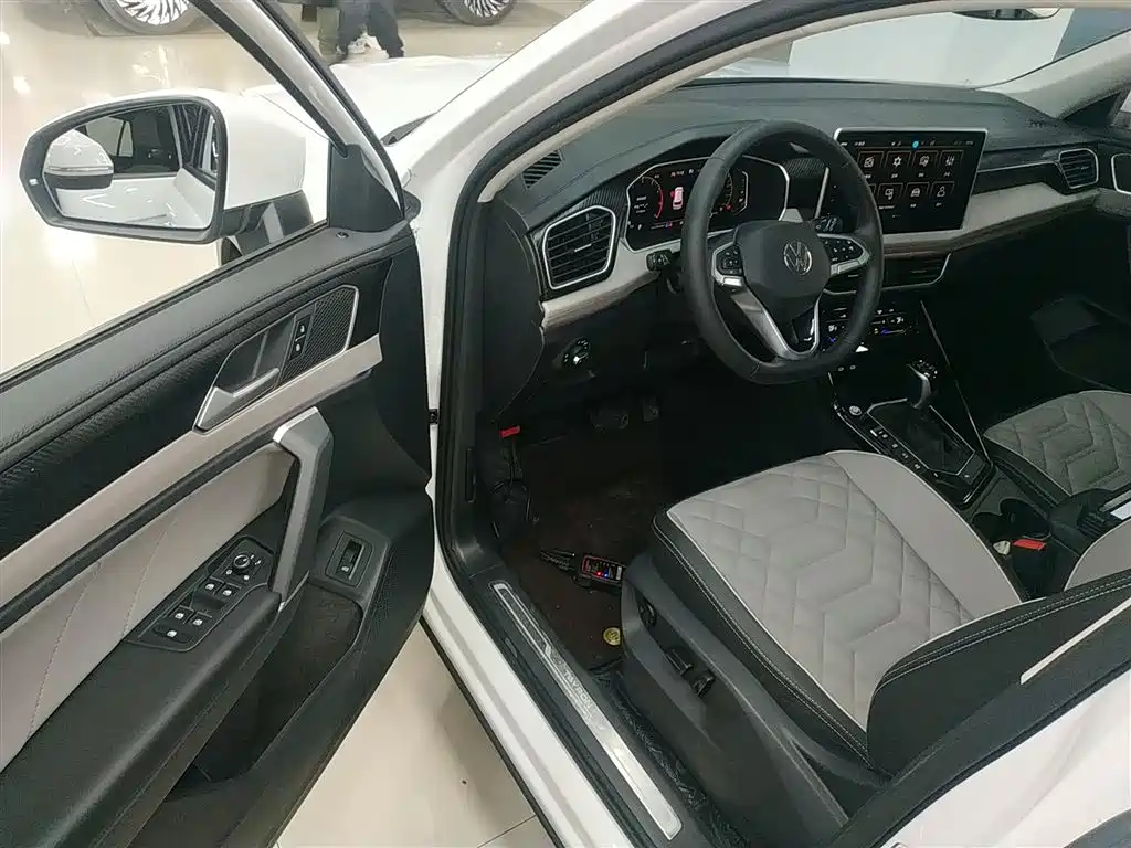 Volkswagen Tayron 2024 330TSI 2WD Luxury Plus Advanced фото 13