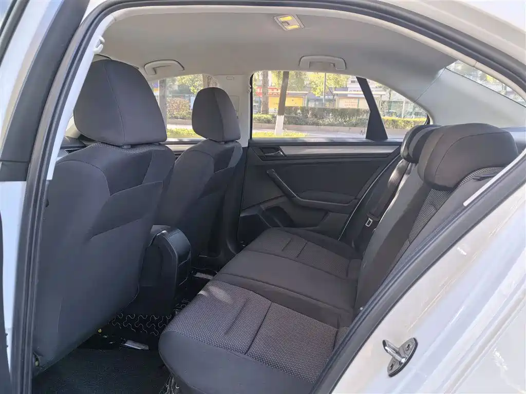 Volkswagen Bora 2018 1.5L Automatic Fashion фото 14