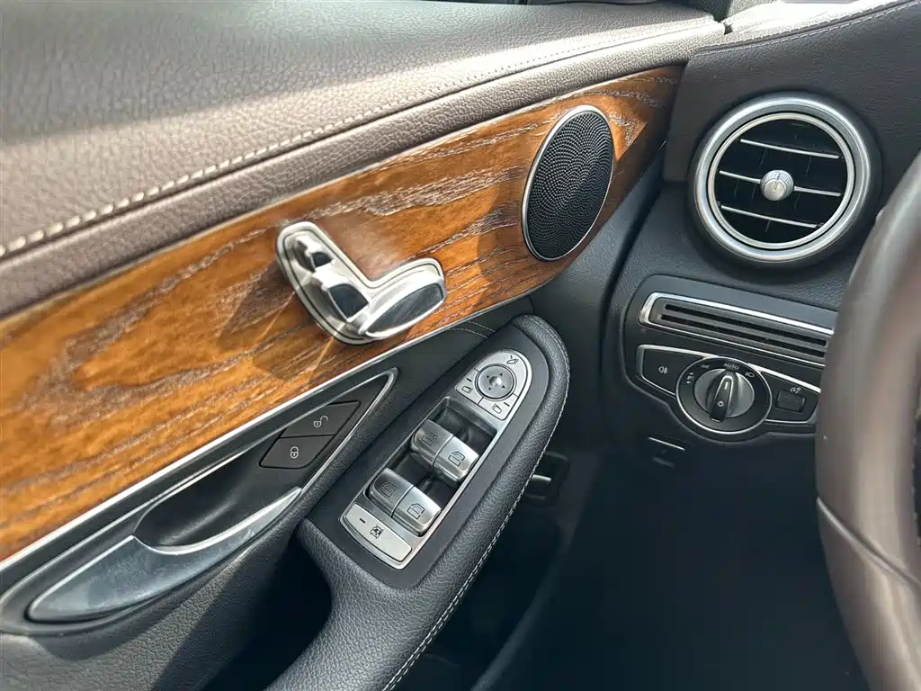 Mercedes-Benz GLC 2019 Model GLC 200 L 4MATIC фото 22