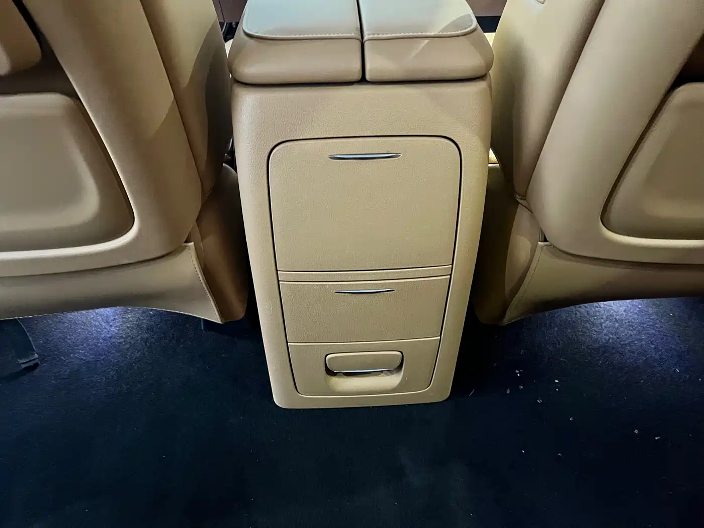 Voyah Auto Voyah Dreamer 2024 PHEV Extended Range Premium Edition фото 33