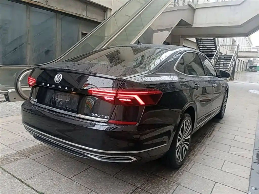 Volkswagen Passat 2019 330TSI Luxury Edition China VI фото 7