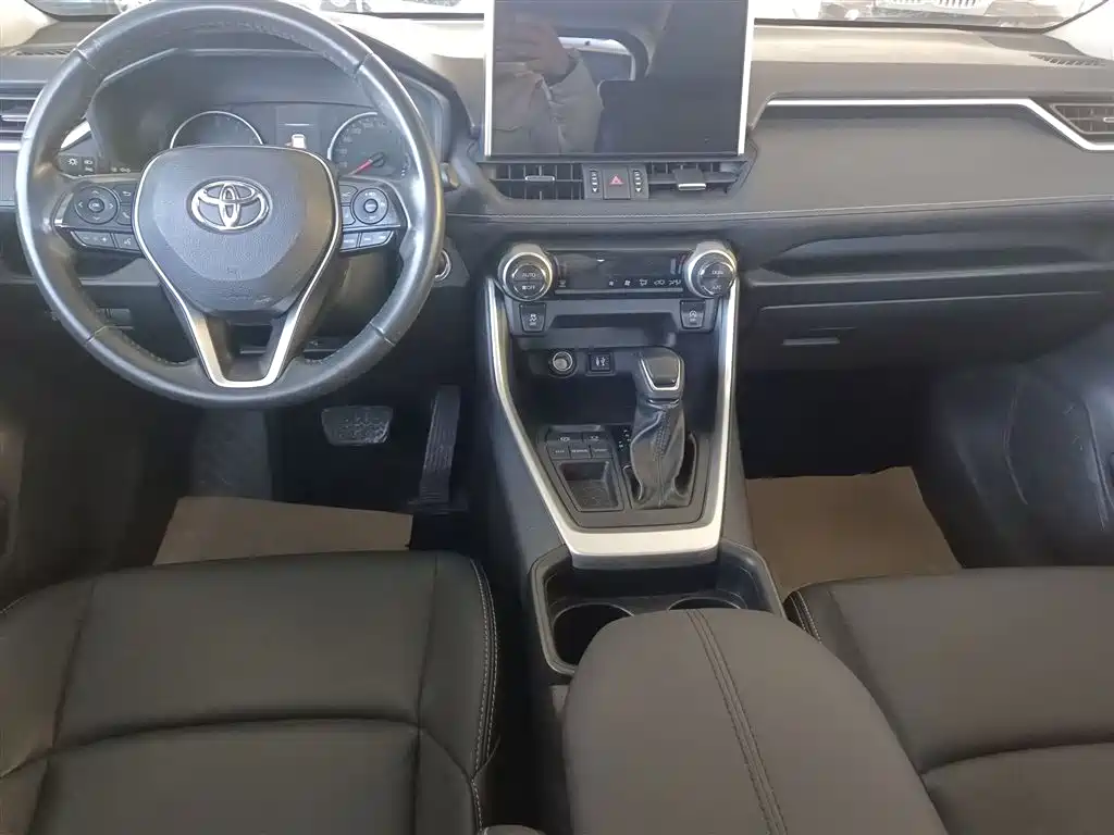Toyota Wildlander 2022 2.0L CVT FWD Luxury Edition фото 12