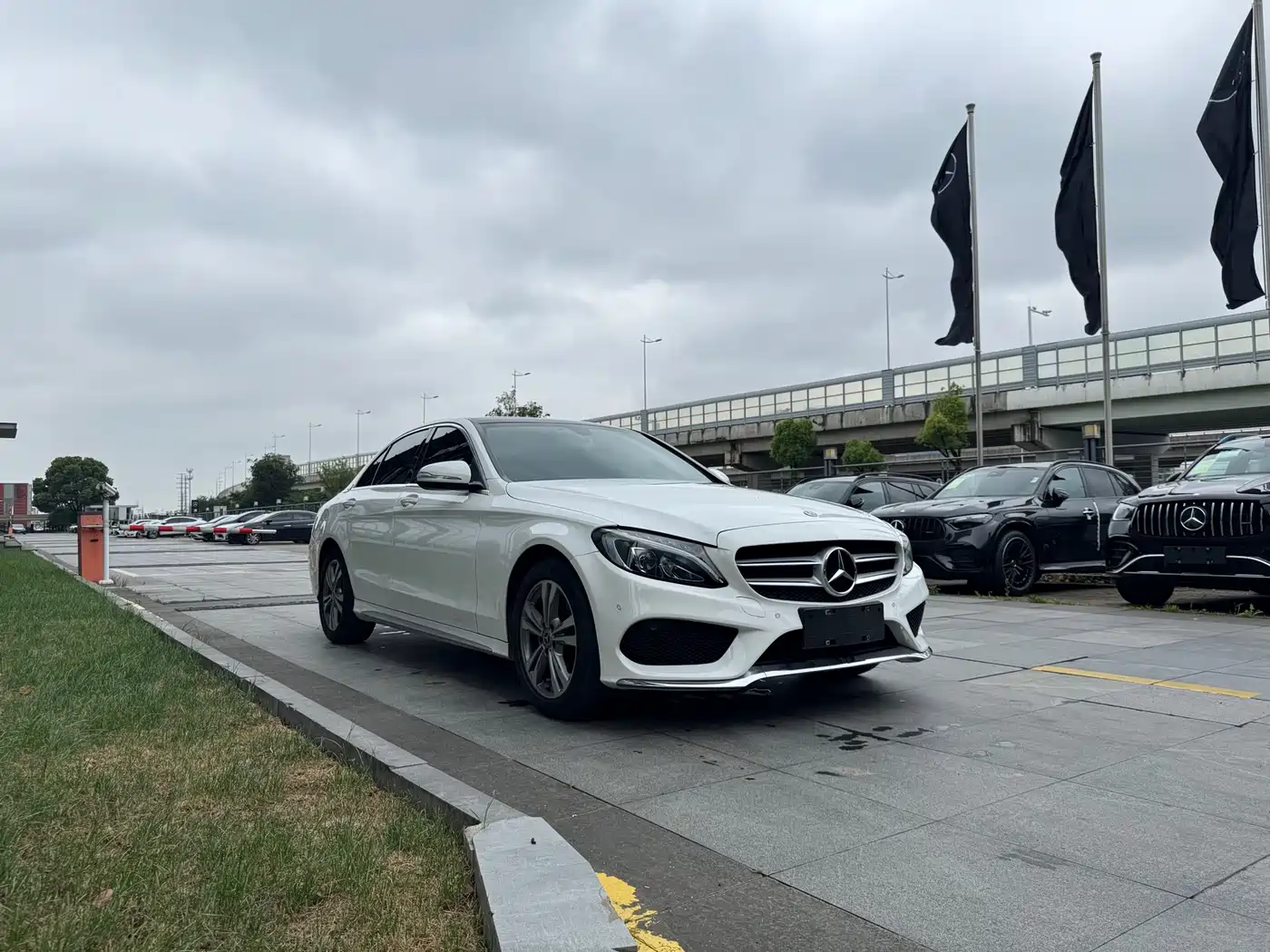 Mercedes-Benz C-Class 2017 Facelift C 200 L Sport Edition фото 3