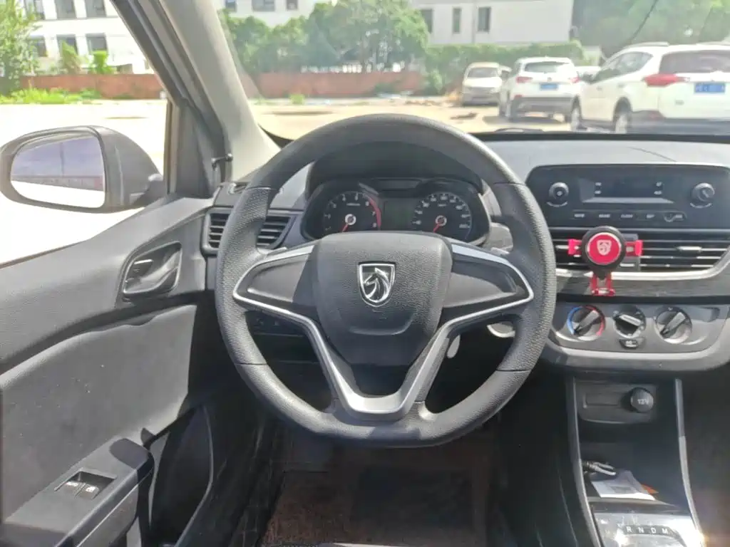 Baojun 310W 2021 2020 1.5L Auto Sport Edition China VI