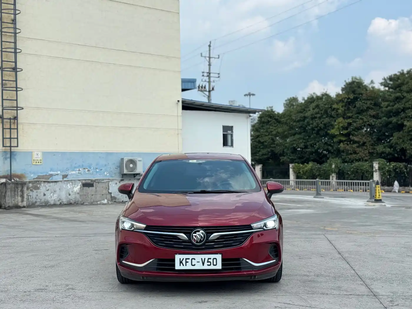 Photo 2 - Buick Verano