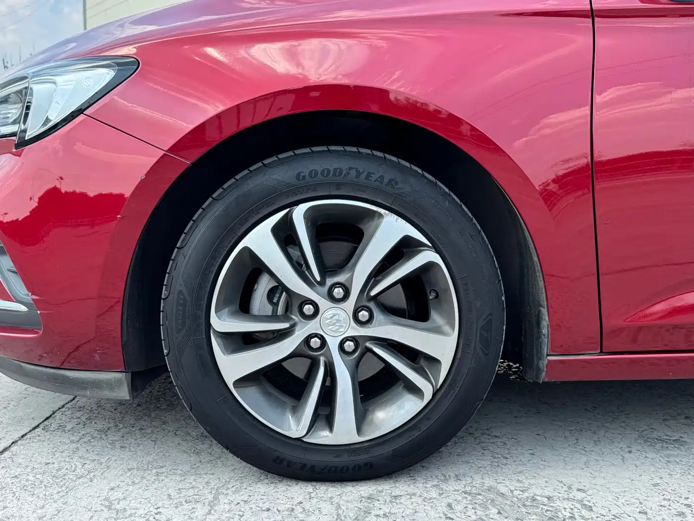 Photo 9 - Buick Verano