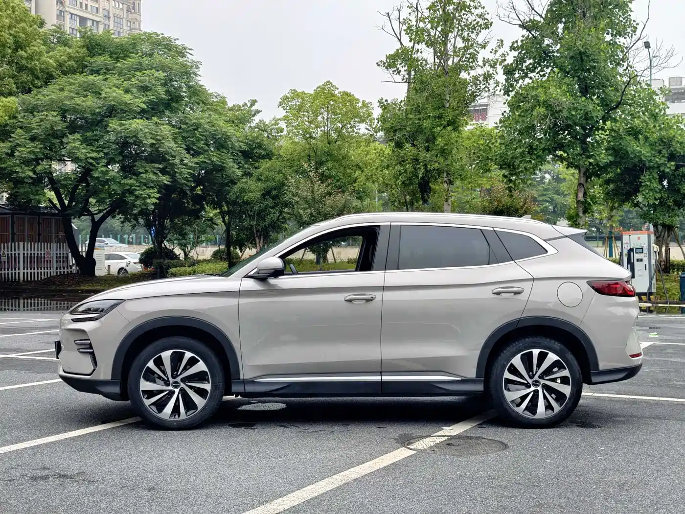 BYD Song PLUS PHEV 2023 Champion Edition EV 520KM Flagship фото 4