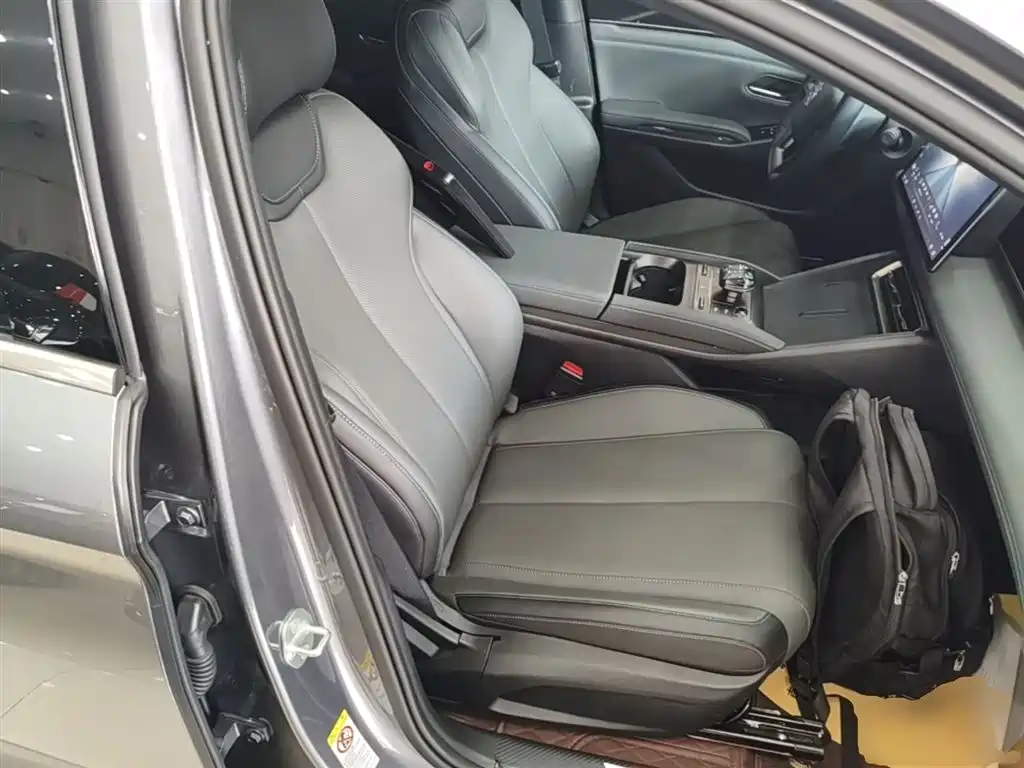 BYD Qin L 2025 DM-i Smart Drive Edition 80KM Leading фото 25