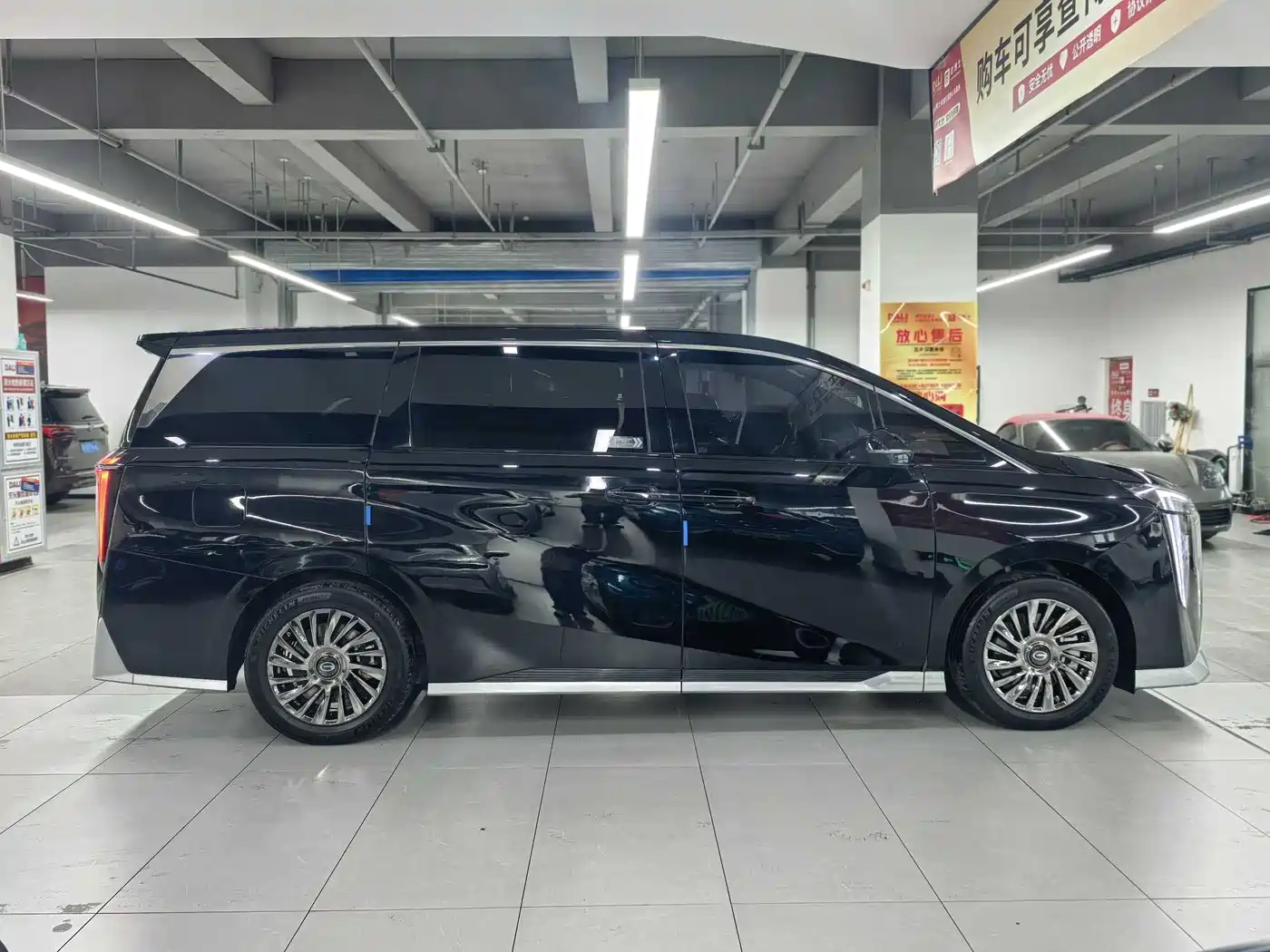 GAC Trumpchi Trumpchi M8 2023 Model Master Series 400T Flagship Edition фото 17