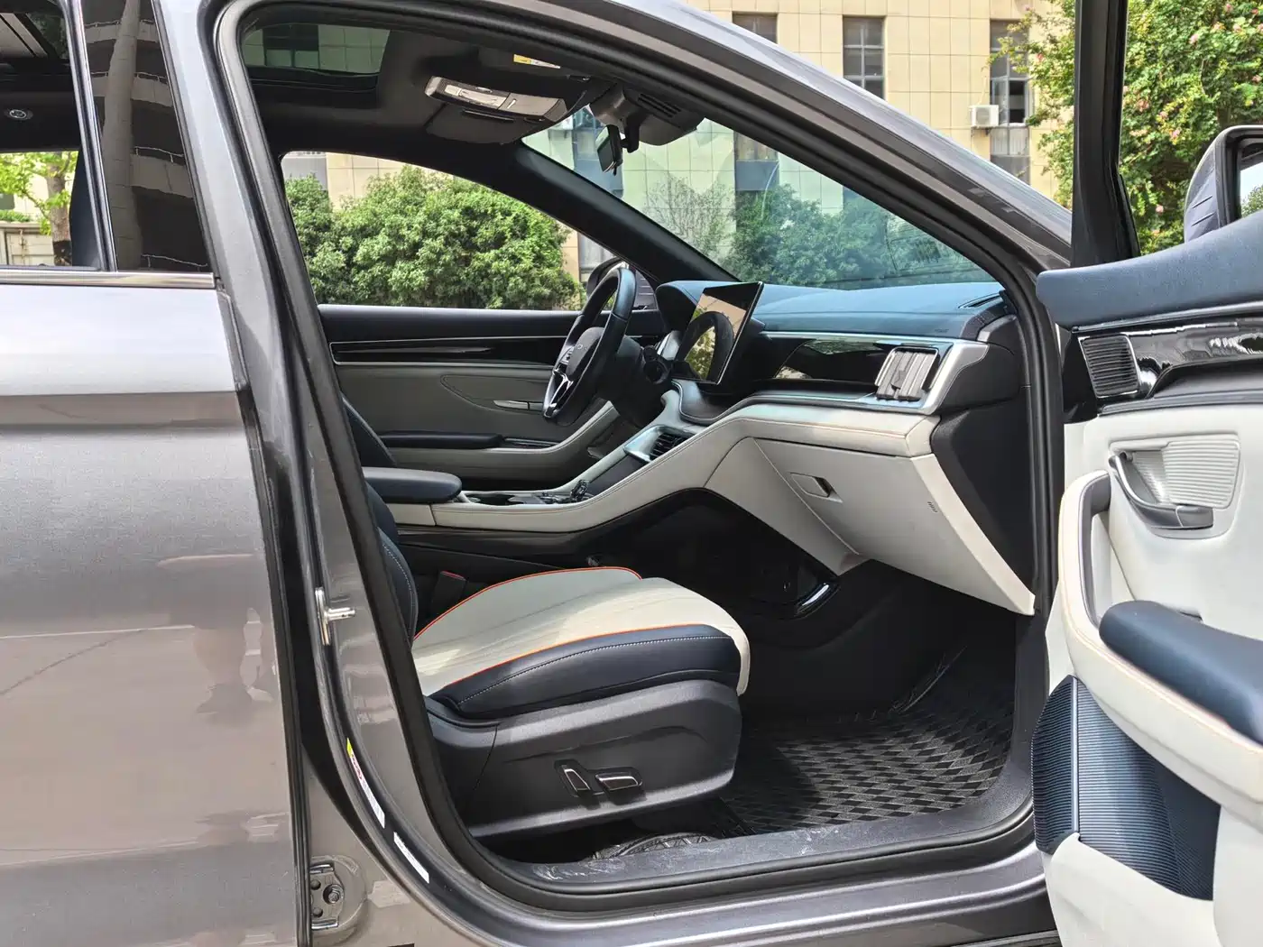 BYD Song PLUS PHEV 2023 Champion Edition EV 520KM Luxury фото 9