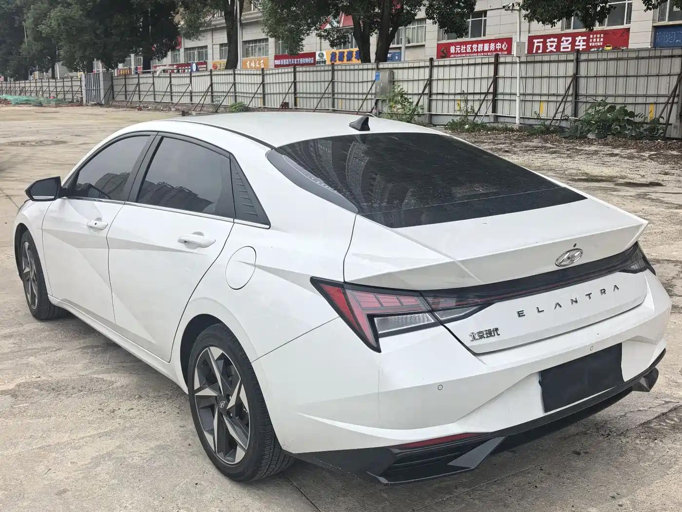 HYUNDAI ELANTRA