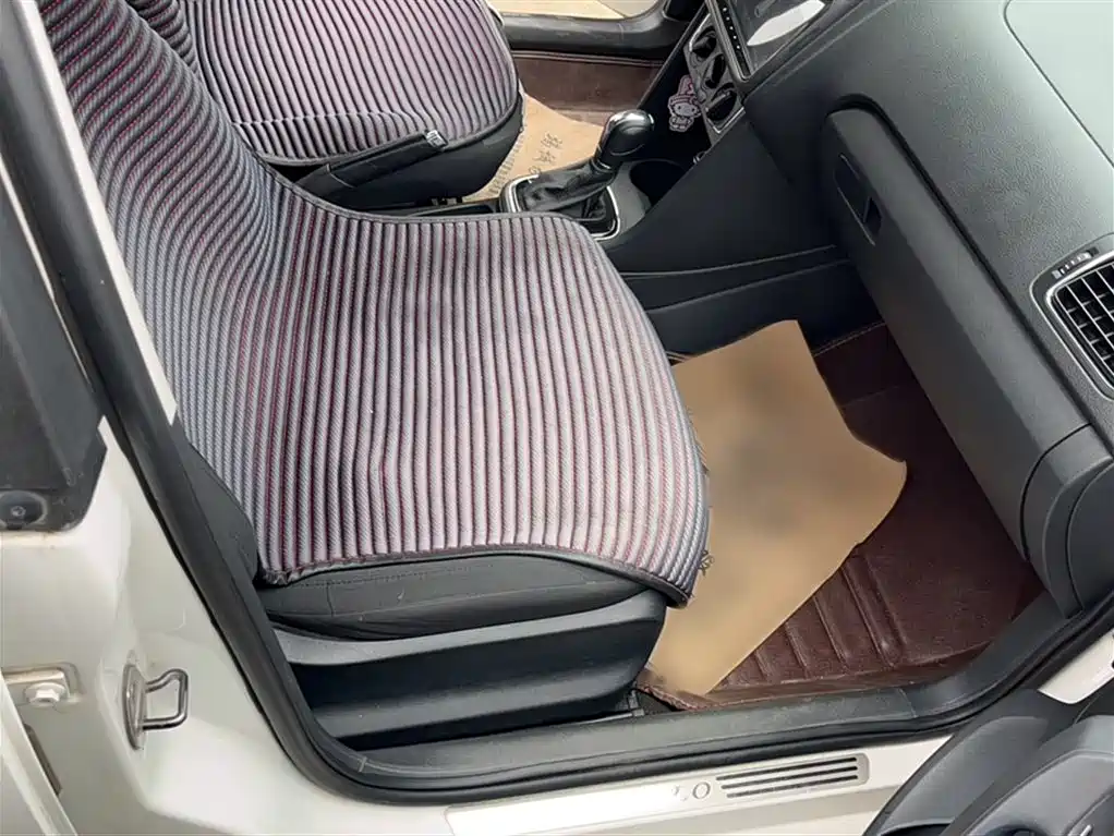 Volkswagen Polo 2016 1.6L Automatic Comfort фото 4