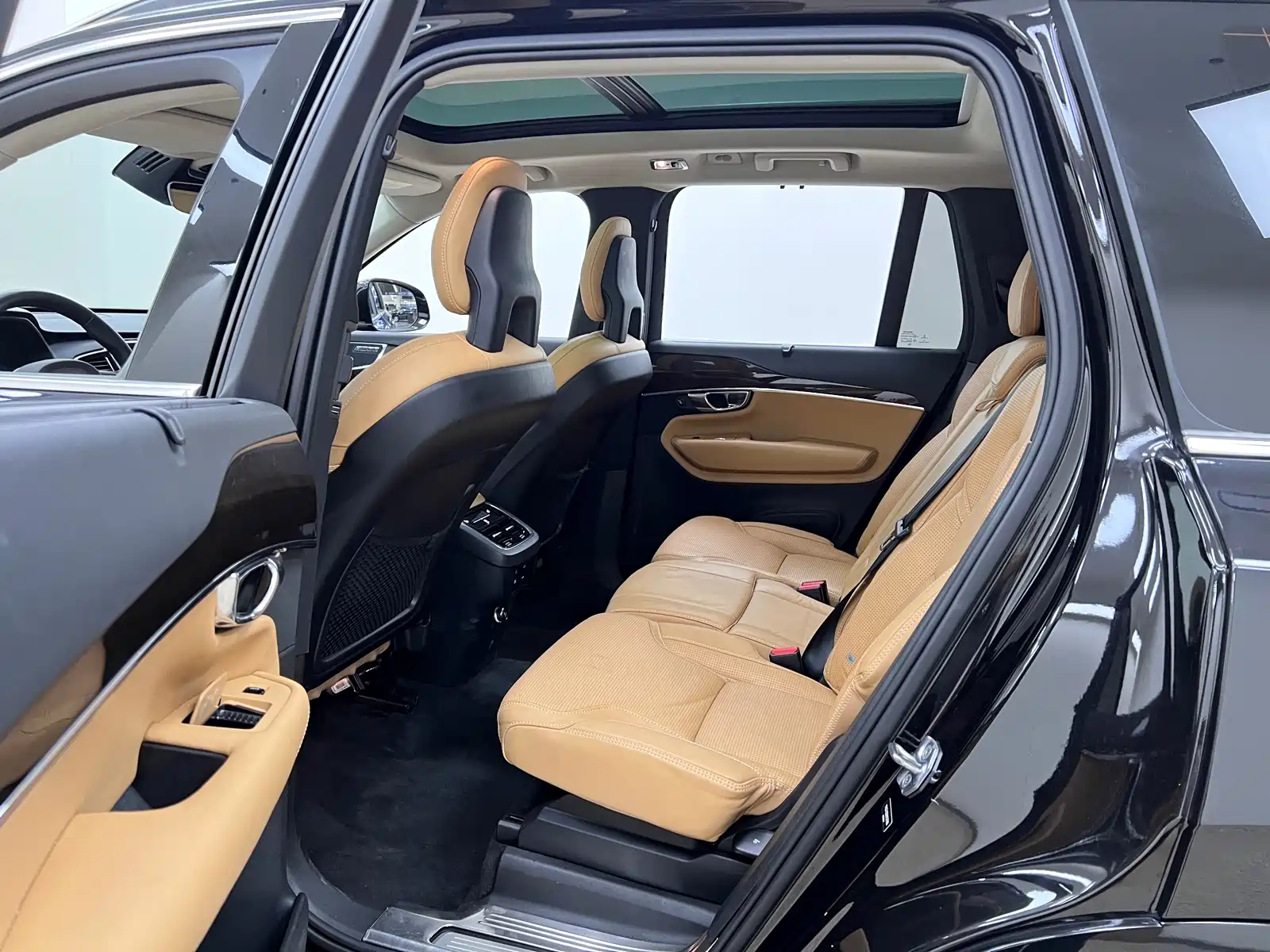 Photo 9 - Volvo XC90