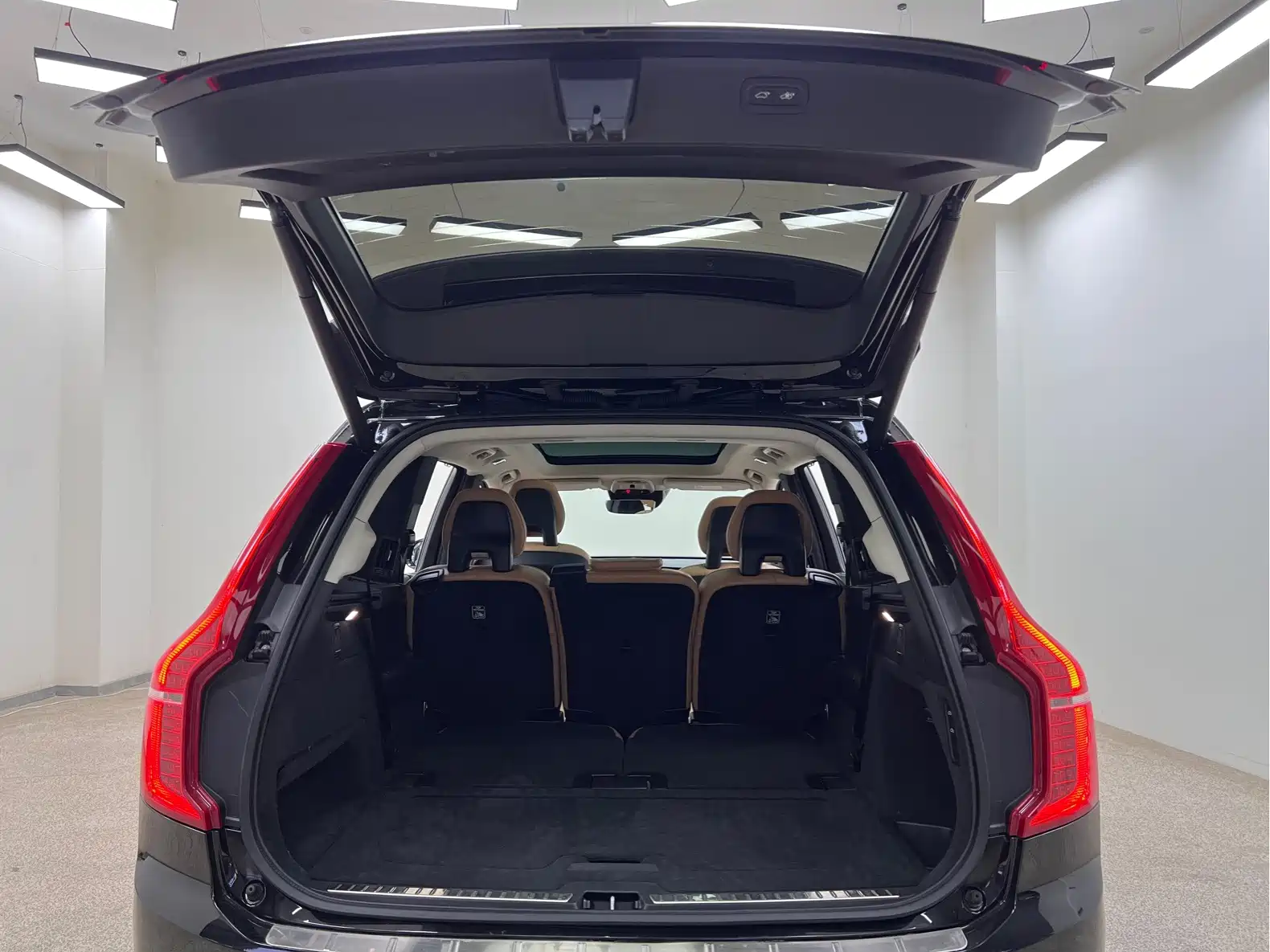 Photo 26 - Volvo XC90