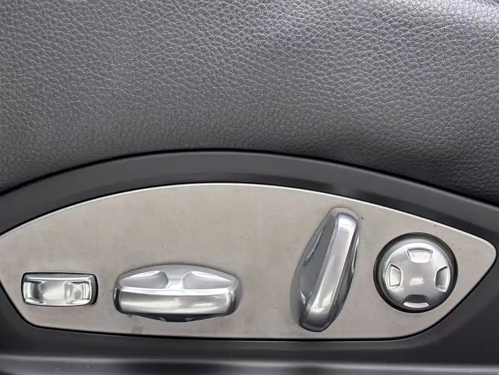 Porsche Panamera 2014 Panamera 4 3.0T фото 24