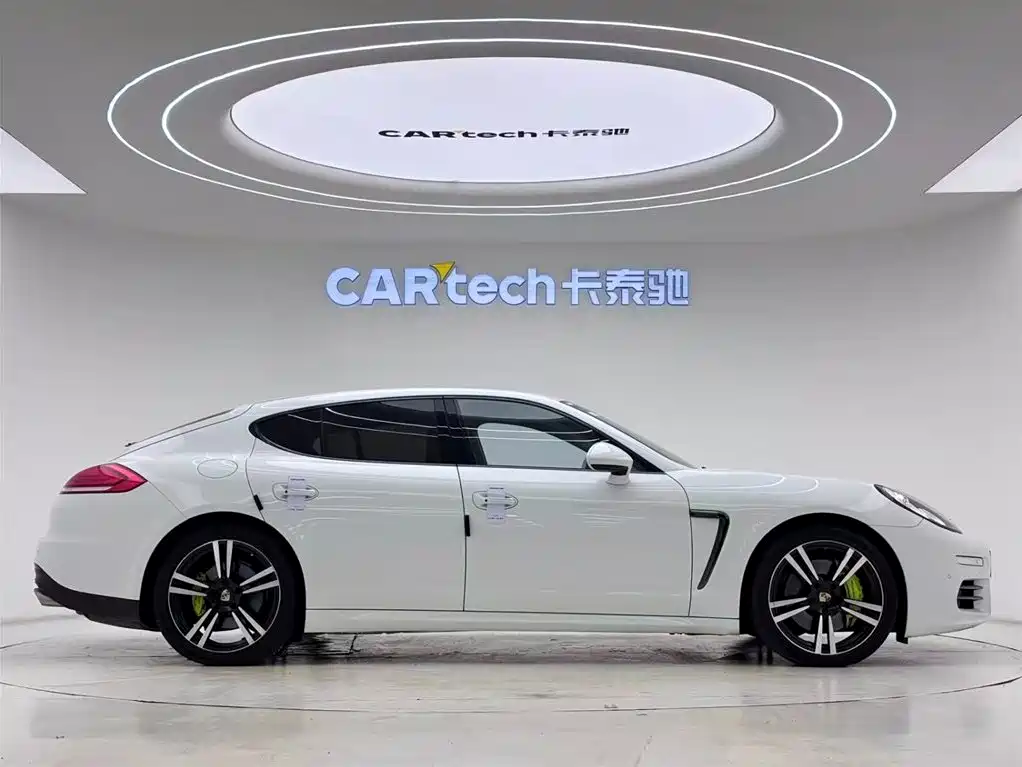 Porsche Panamera 2014 Panamera 4 3.0T фото 7