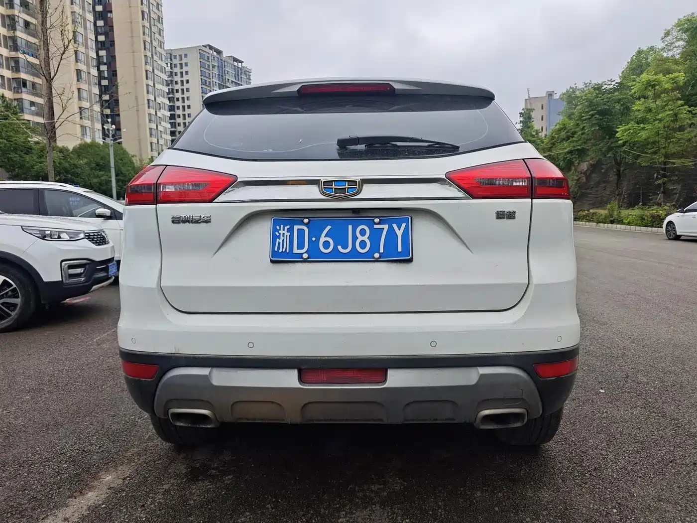 Фото 8 - Geely Boyue