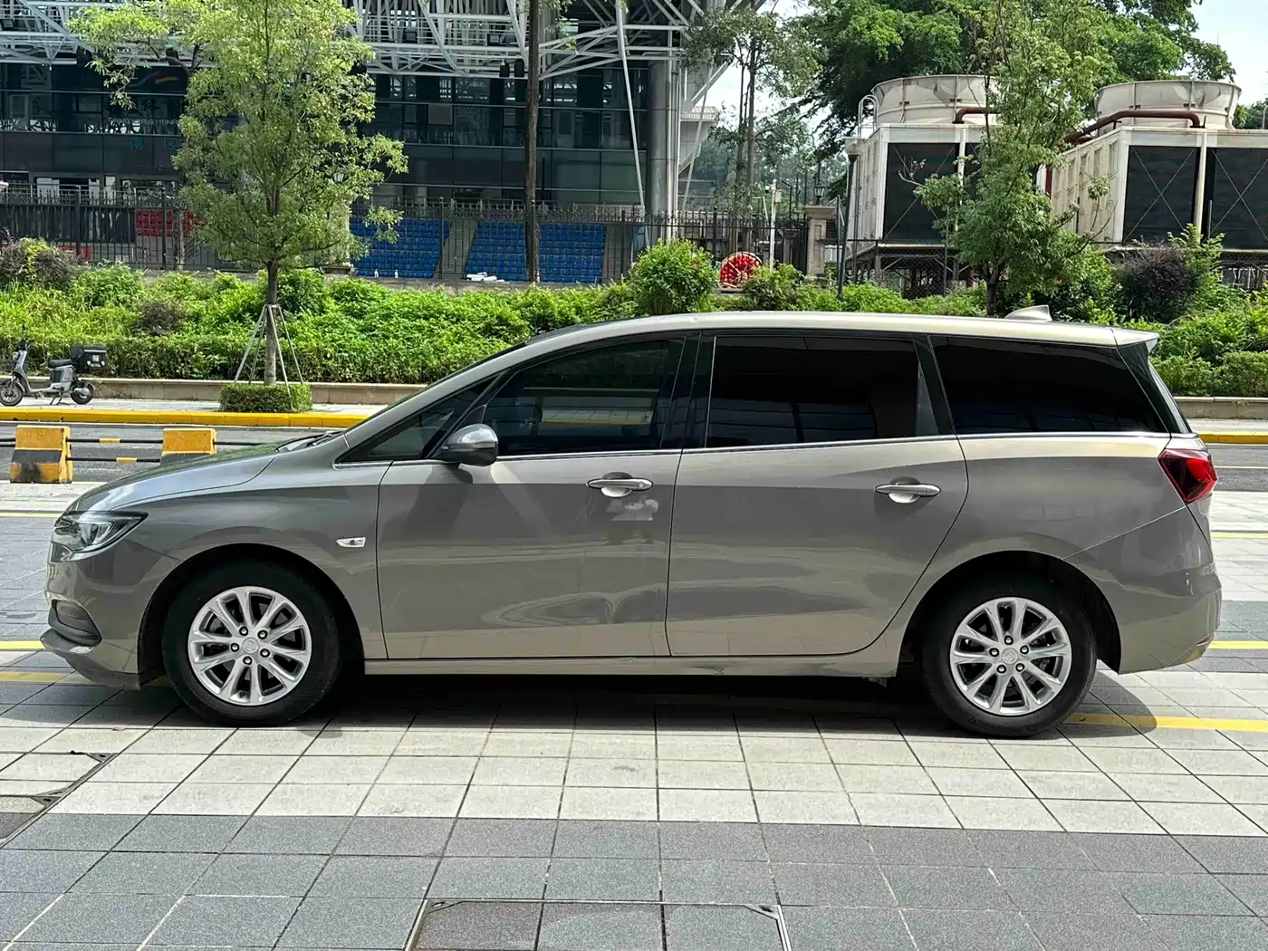 Buick GL6 2019 18T 6-seat Elite China VI фото 6