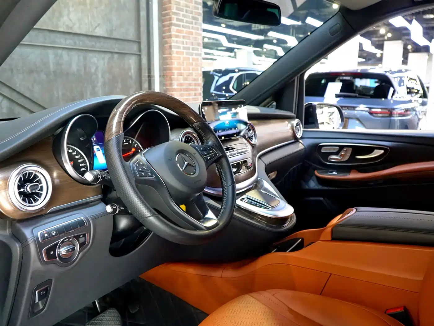 MERCEDES-BENZ V CLASS