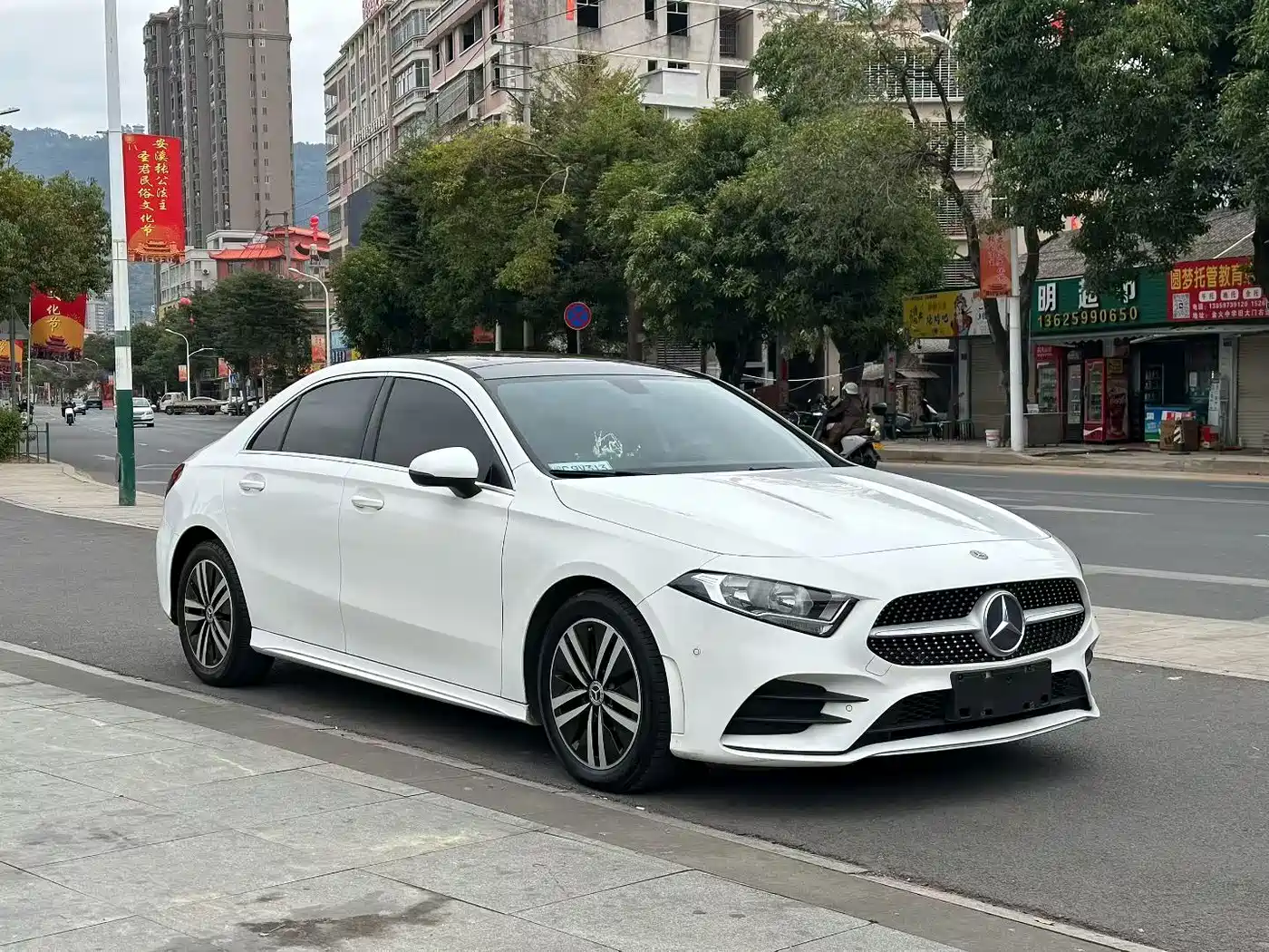 Mercedes-Benz A-Class 2019 A 180 L Sport Sedan фото 3