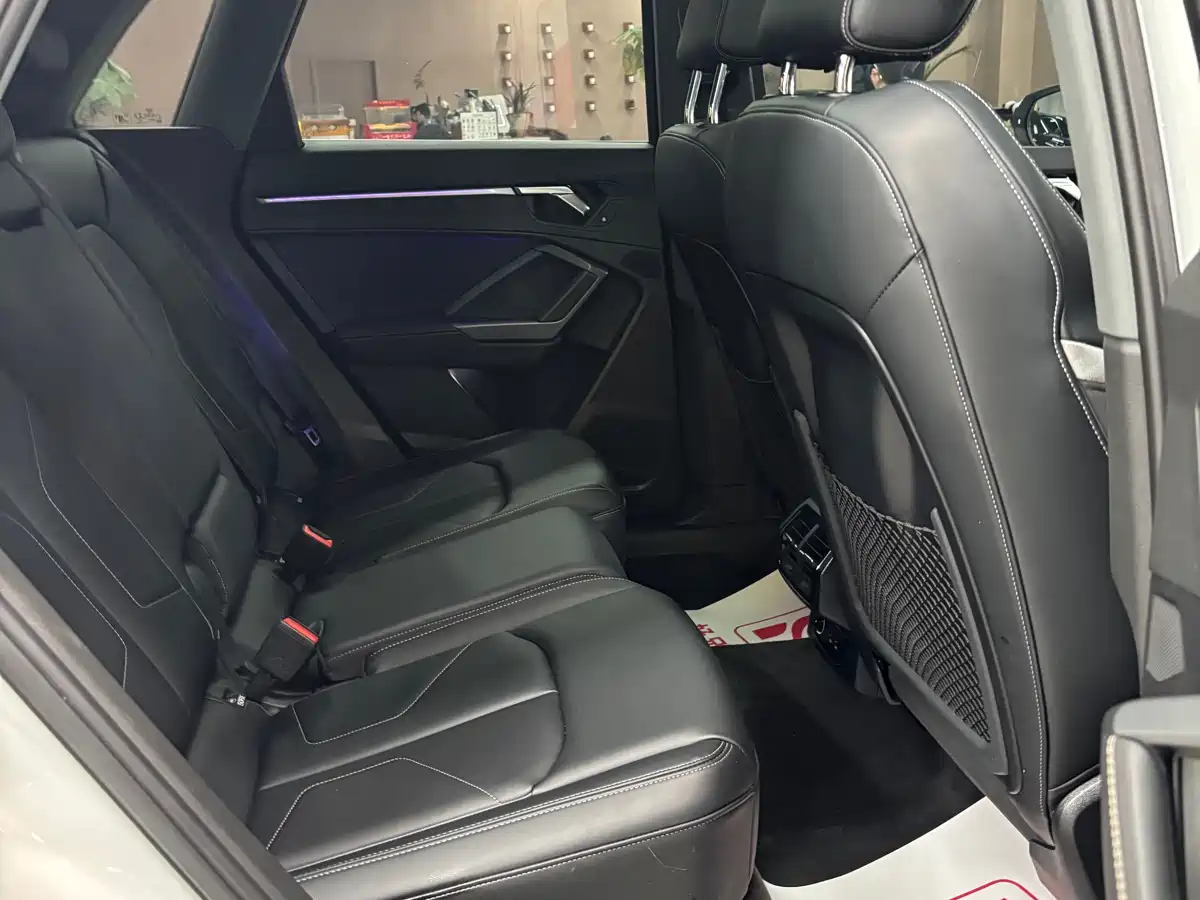 Audi Q3 2024 35 TFSI Fashion Sport фото 12
