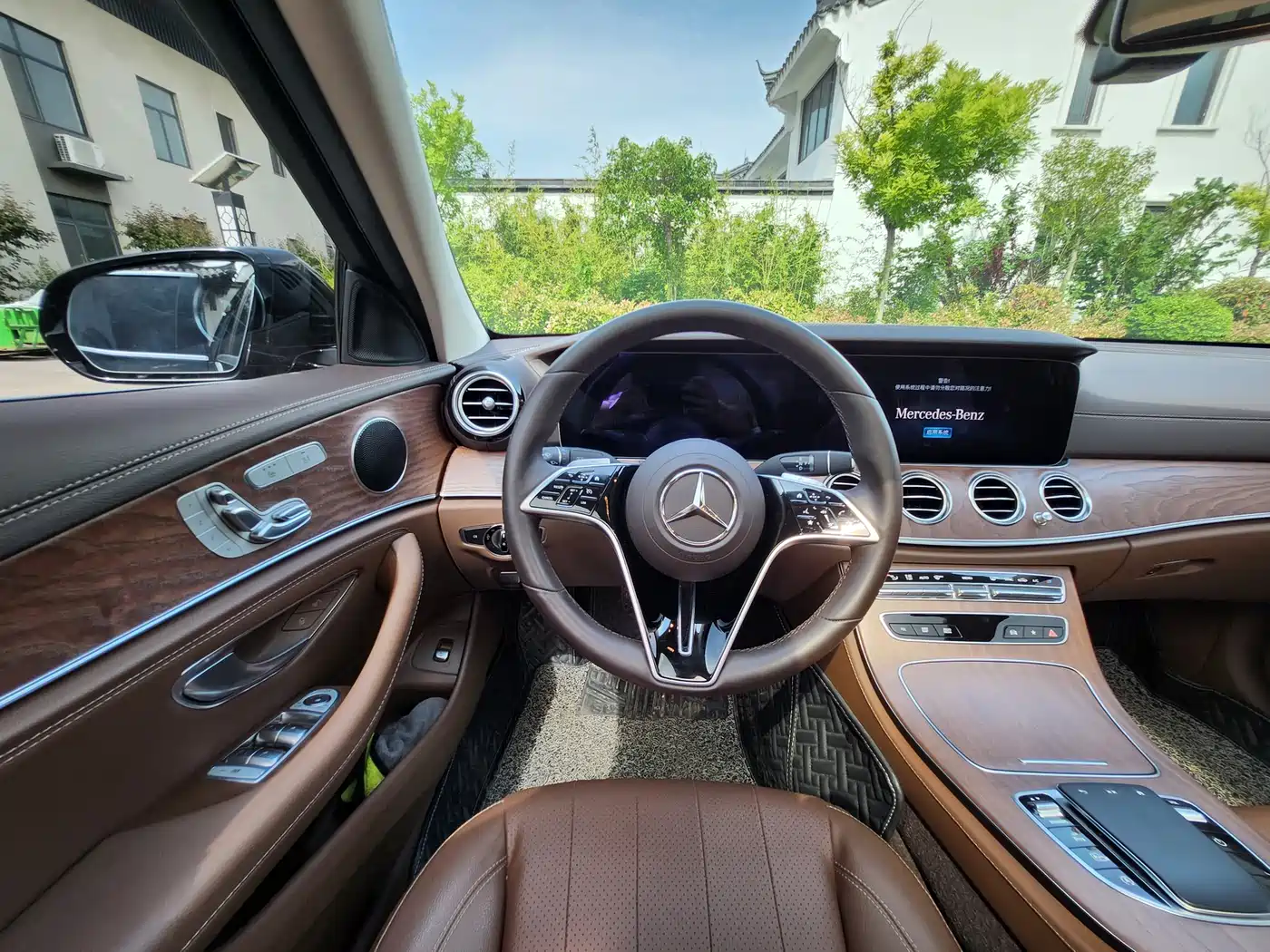 Mercedes-Benz E-Class 2022 Second Facelift E 300 L Luxury фото 11