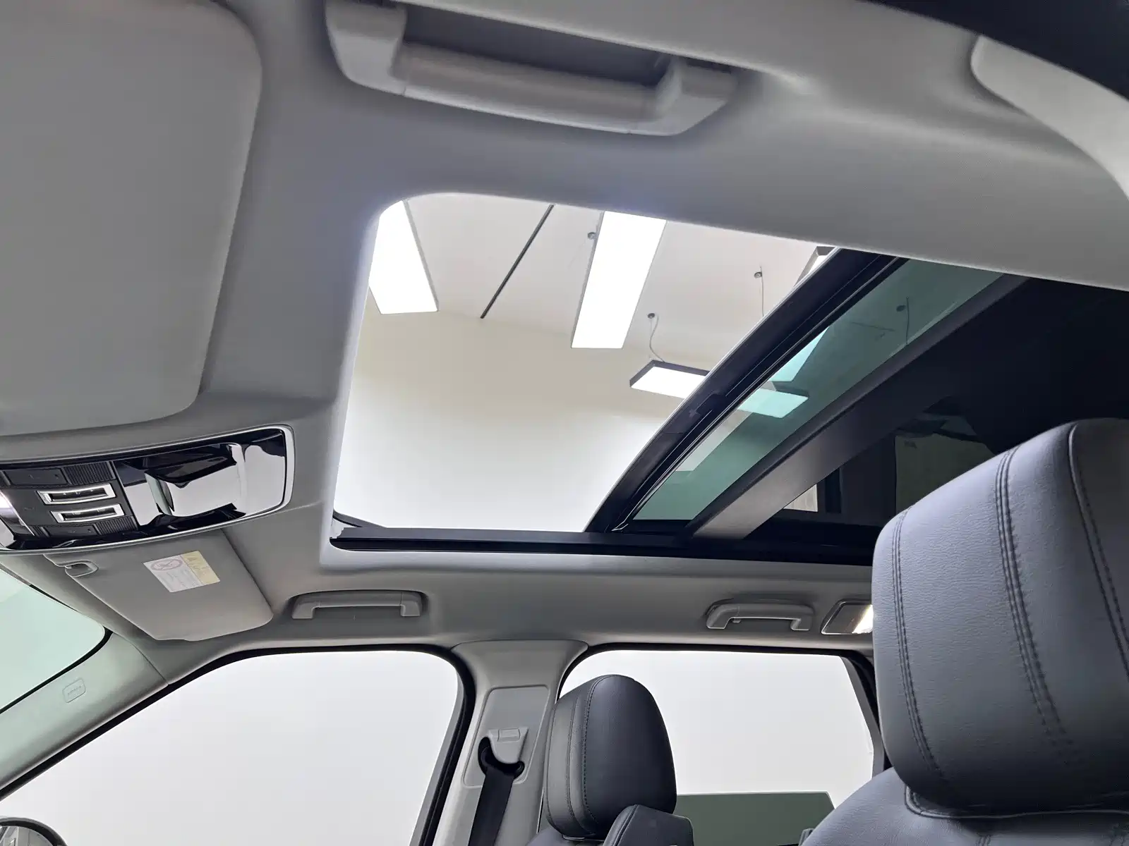 Фото 21 - Land Rover Range Rover Sport