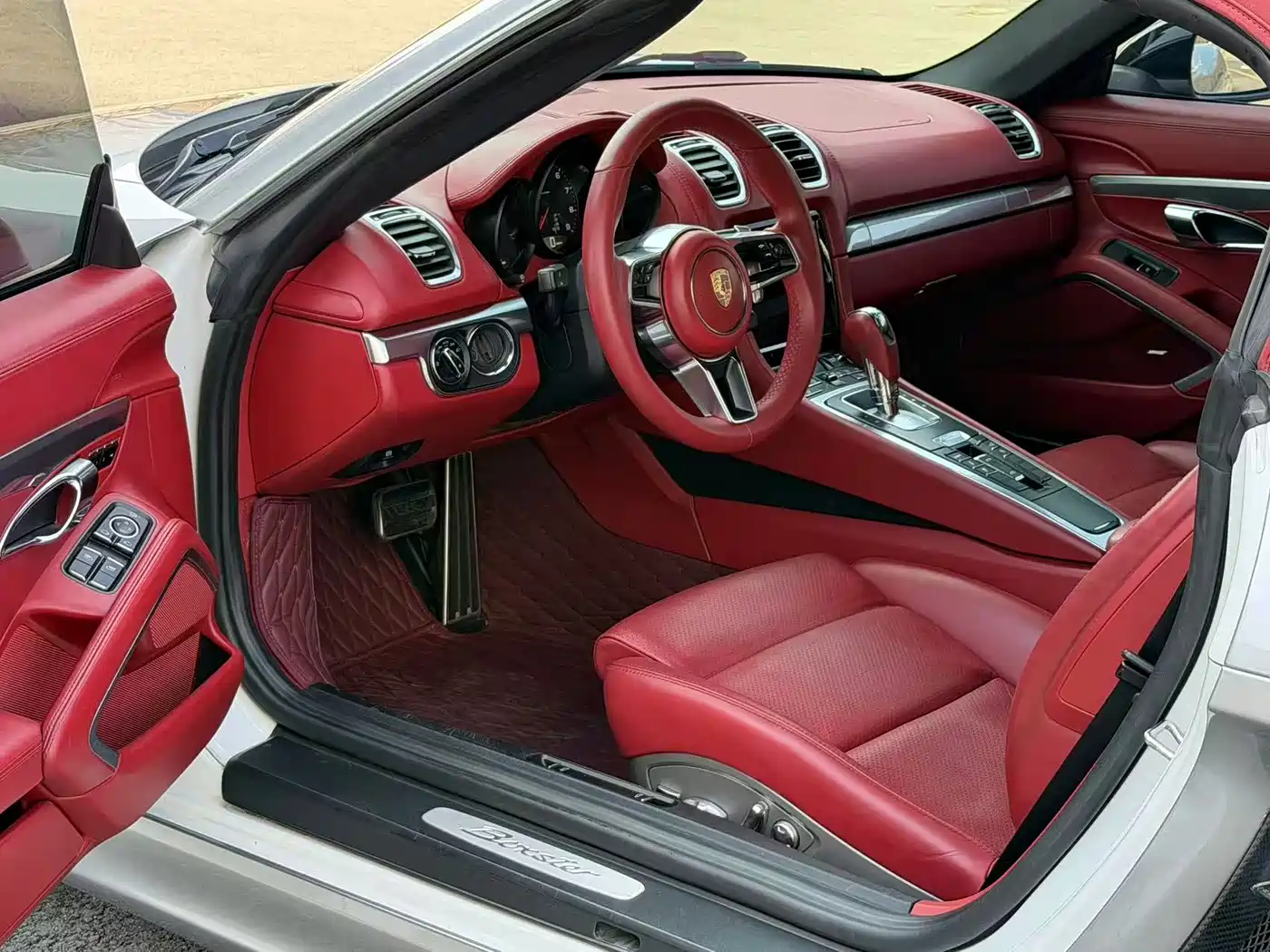 Porsche Boxster 2015 Boxster Style Edition 2.7L фото 3