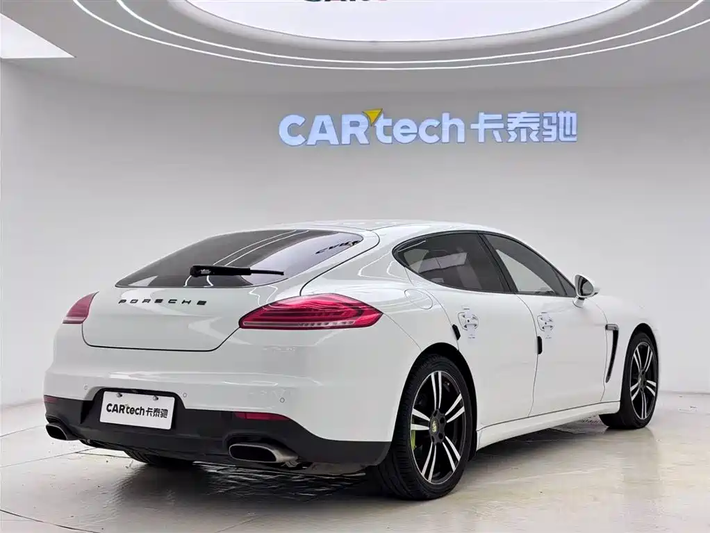 Porsche Panamera 2014 Panamera 4 3.0T фото 12
