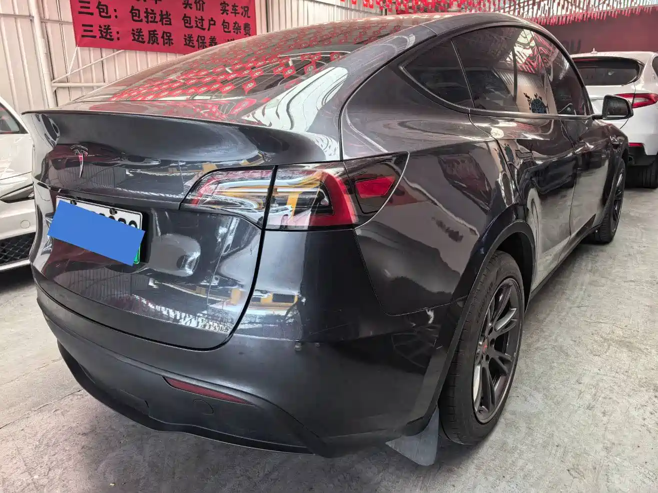 TESLA MODEL Y