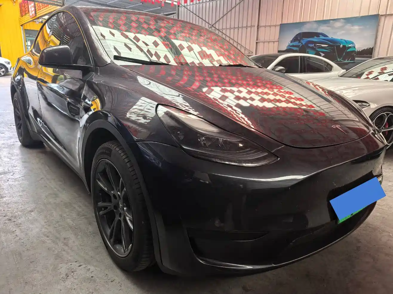 TESLA MODEL Y