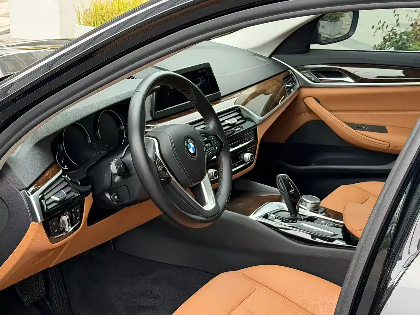 BMW 5 Series 2018 528Li Launch Special Edition фото 5