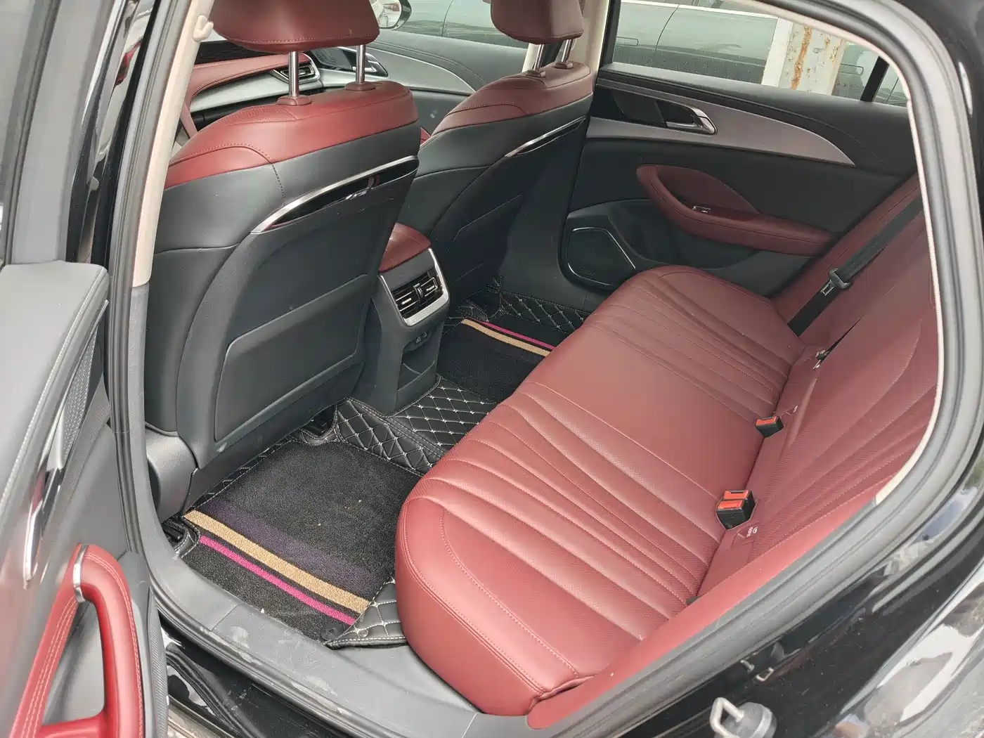 Hongqi H5 2024 1.5T DCT Smart Connect Flag Rhythm Edition фото 4