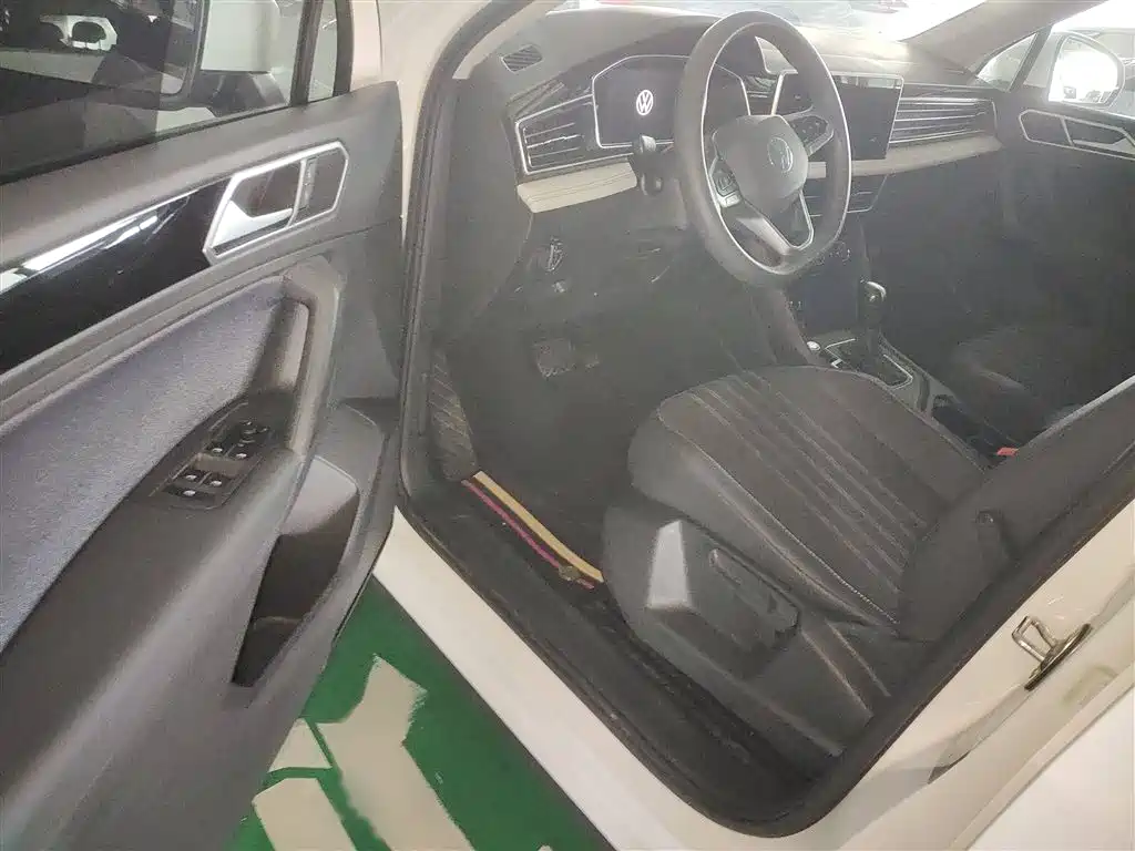 Volkswagen Tiguan L 2022 330TSI Automatic 2WD Comfort Edition фото 14