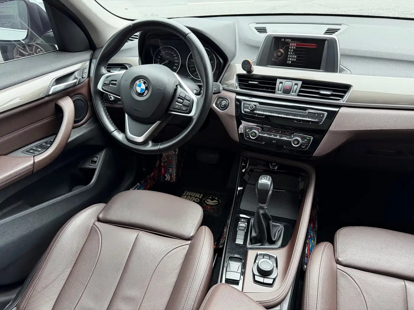 BMW X1 2018 sDrive18Li Premium Model фото 10