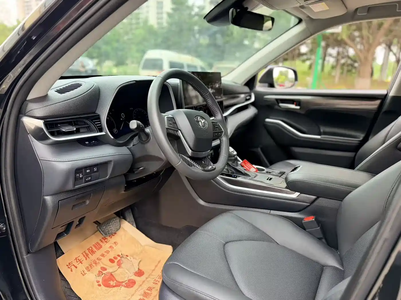 Toyota Highlander 2026 2.5L Smart Hybrid 4WD Premium 7-Seater фото 4