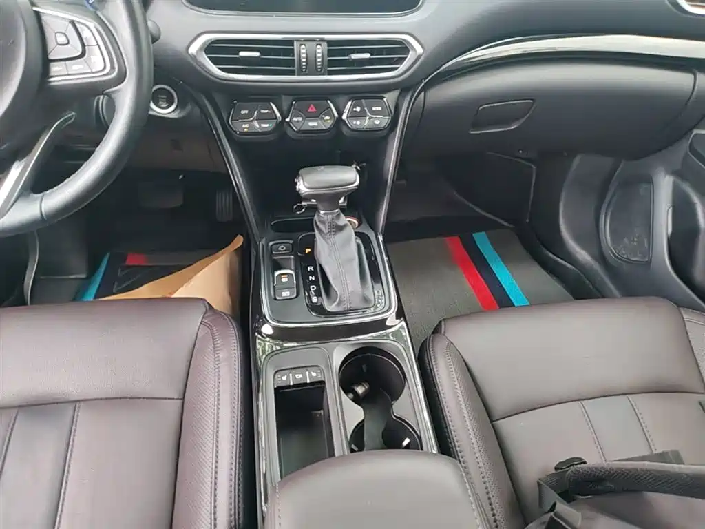 GAC Trumpchi Trumpchi GS4 2018 235T Automatic 2WD Luxury Smart Connect фото 14